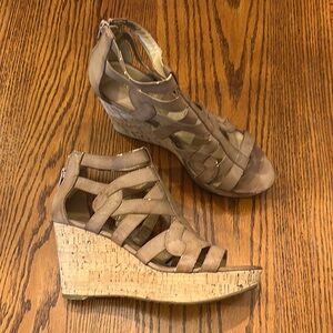 Women’s  Nineweat Stylish Tan Wedge Sandals size 10
